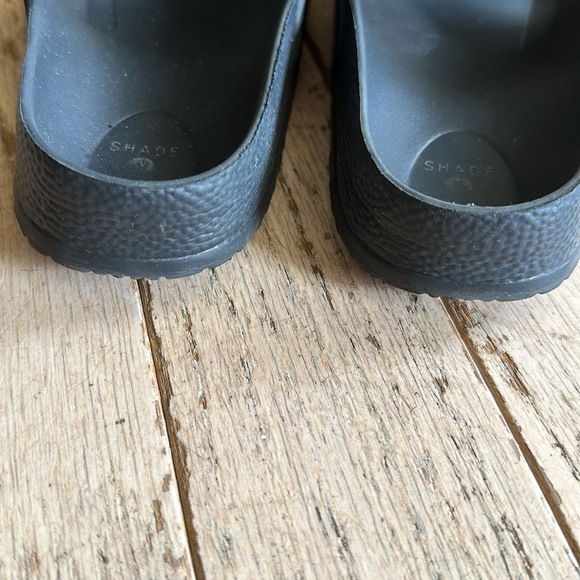 🚨LAST CHANCE🚨 LADIES SHADE AND SHORE SLIP ON SANDALS SIZE 9 NWOT NEVER WORN - Picture 5 of 9